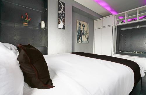 Bandung Hotel | OYO 93365 Apartement Gateway By Sarana Cipta Mahakarya Ii
