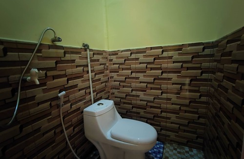 Palembang Hotel | OYO 93591 Penginapan Dvn & Tmy Pangkalan Balai