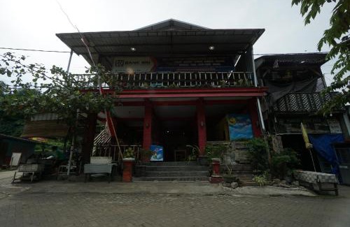 Tulungagung Hotel | OYO 93628 Scorpion Guest House & Beach