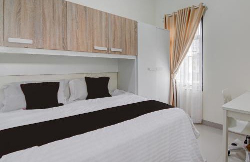 Pekanbaru Hotel | OYO 94758 Kamila House