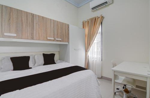 Pekanbaru Hotel | OYO 94758 Kamila House