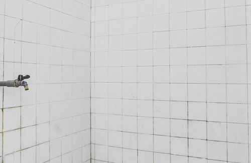 Wonokromo Hotel | OYO Flagship 90890 Bratang Gede Residence