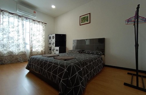 Saratok House | OYO HOME 90275 Meow Homestay