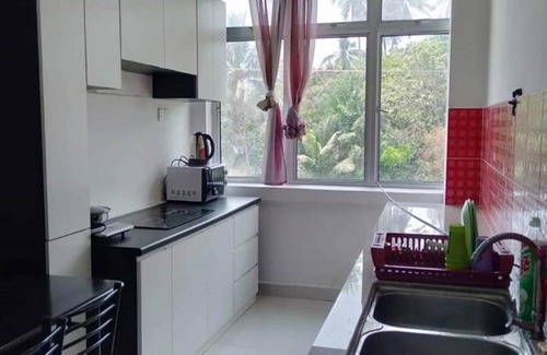 Kok Lanas Hotel | OYO Home 90350 Kl Homestay Express 2