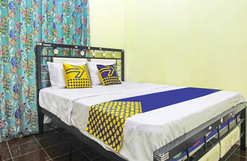 Java Hotel | OYO Homes 91149 Desa Wisata NangelasariNearPasir Tulang