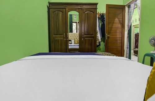 Java Hotel | OYO Homes 91153 Desa Wisata Kawasen