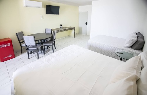 Colonia El Progreso Hotel | OYO Hotel Plaza Las Torres, Cabo San Lucas