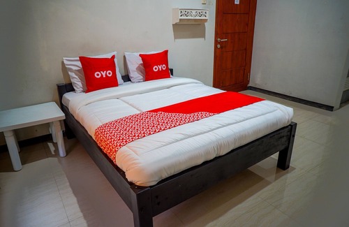 Blitar Hotel | OYO Life 93186 HKP Homestay Syariah