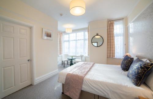 Summertown Hotel | OYO Lonsdale Guest House