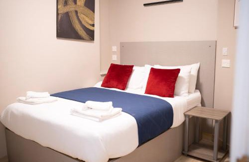 Palmers Green Hotel | OYO Paragraph Palmers Green - Tottenham Stadium