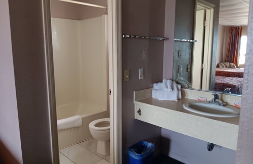 Keysville Hotel | OYO Sheldon's Motel And Restaurant
