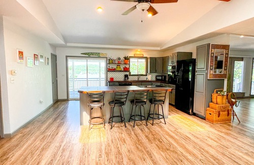 Roach House | Ozark Outing - a spectacular view of the Lake of the Ozarks