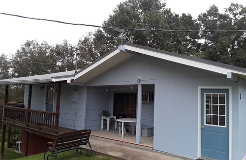 Midway Cottage | Ozarks hillside cottage on Bull Shoals Lake and a slip for your boat!