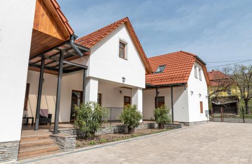 Erdohorvati House | Páca-hegyi szálláshely