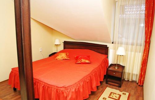 Odorheiu Secuiesc House | Páva City