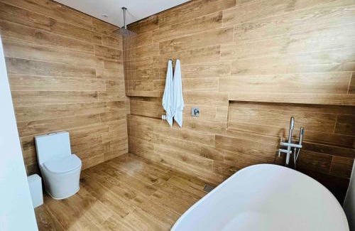 Guarutuba House | Pé Na Areia, 6 Quartos, Casa Azul