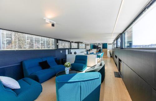 Namur Boat Rental | Péniche de prestige à Namur avec vue sur la Citadelle - A l'Abordage - By Voyages Copine