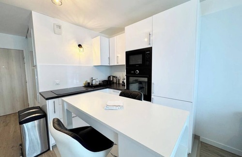 Lorient Apartment | Péristyle - T2 de standing neuf - Balcon