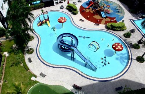Kampung Kuala Pari Apartment | P2 PineIpoh Waterpark homestay - pool view