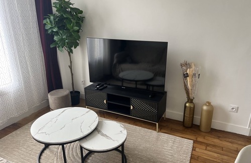 Les Pavillons-sous-Bois Apartment | P24 Luxueux Paris, Disney, CDG Airport