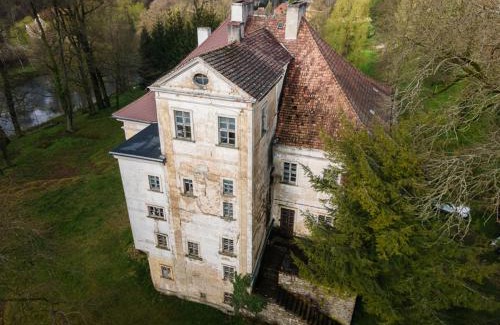 Gryfow Slaski House | Pałac Rząsiny