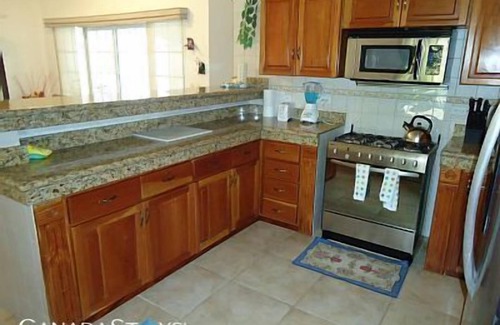 Mechi House | Spacious Beach House on the ocean front with huge pool and patio.