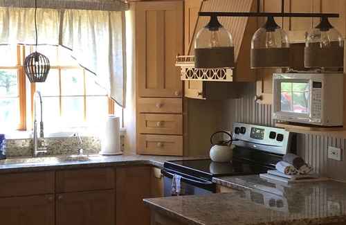 Mountainhome House | PA Retreat 10 Minutes from Mount Airy Casino