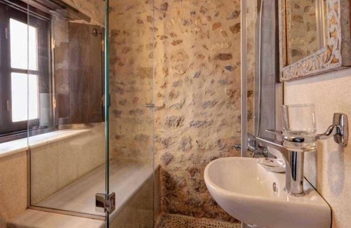 Monemvasia Apartment | Pablito House - Seaview Monemvasia Fortress Nest