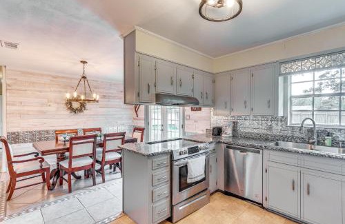Milton House | Pace Family Home 1 Mi to Beach and Park!