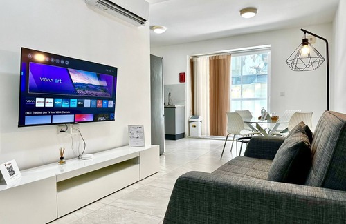 Swieqi Apartment | Paceville New Apt off the sea