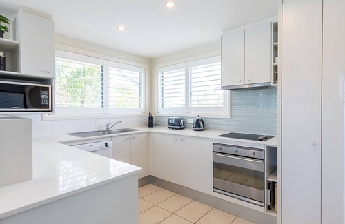 Salamander Bay Apartment | Pacific Blue 278-265 Sandy Pt Rd- Dual Key Access, Wifi, Linen and Air Conditioning