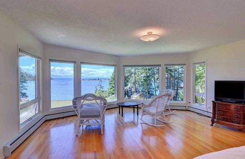 East Sooke House | Pacific Coast Beach House