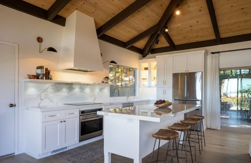 Carmel Highlands House | “Pacific Horizons” hot tub, ocean views, Gateway to Big Sur