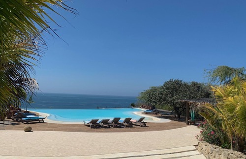Punta Sal House | Pacific Palm Bay Cliff Villa in Puntasal Peru