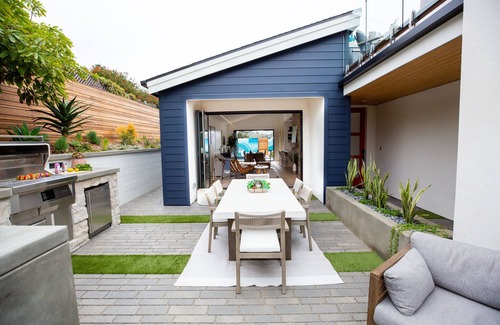 Leucadia House | Pacific Paradise: Modern Luxury Oasis in Encinitas