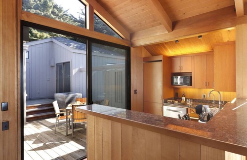 Occidental House | Pacific Sunset by the beach