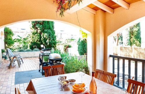 Nyons House | pacious house Nyons, private heated pool, sauna, WIF