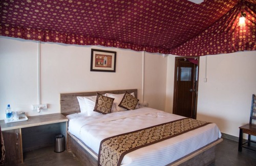 Rughnathpura Hotel | Padmavati Lake Resort