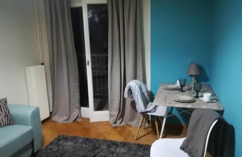 Dafni-Ymittos Apartment | pagrati nest