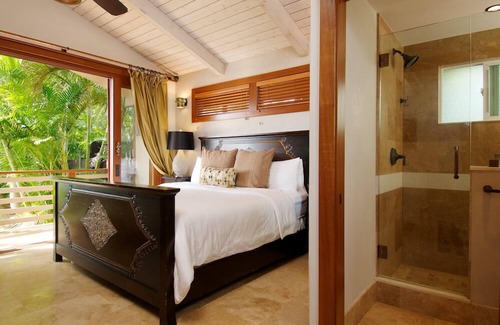 Paia House | Paia Inn - 3 Bedroom Ocean Front Beach House