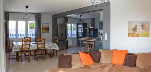 Renwez House | Paisible Maison entière 140m2 avec véranda vue sur la campagne
