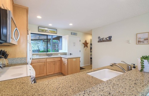 Pajaro Dunes Condo | Pajaro Dunes Resort - Cozy Seaside Condo Steps to the Beach with WiFi