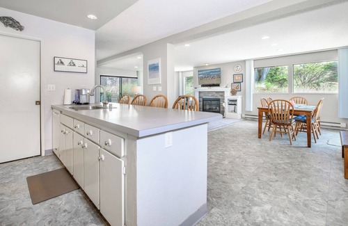 Pajaro Dunes Condo | Pajaro Dunes Resort Family Fun Beach Condo, Sleeps 7! New Listing!