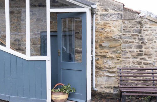 North Bitchburn House | Palace Garden Cottage - Sleeping 6 Guests in 3 Bedrooms