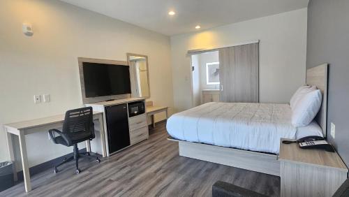 McNair Hotel | Palace Inn Baytown at Harrison st