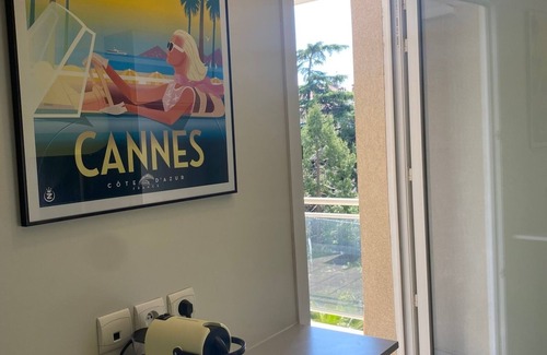 Cannes City Centre Apartment | PALAIS des FESTIVALS, 10 min walk, BEACHES, DOWNTOWN, TERRACE + SUV PARKING