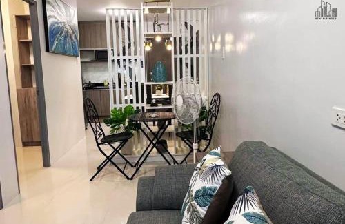 Puerto Princesa City Centre Apartment | Palawan Family Getaway 2BR Condo with a Balcony, FREE Pool, Gym, Parking - B2 5Moonstone