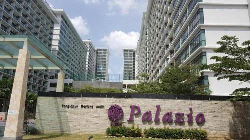 Taman Mount Austin Apartment | Palazio Mount Austin Modern Stylish 3 bedrooms balcony pool view high floor by GDRAGON HomeStay