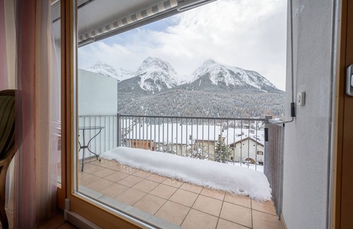 Engadin Scoul Apartment | Palazzi Pratour: Spacious 4.5 room maisonette flat with views above the historic part of the village