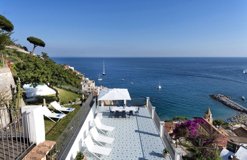 Amalfi Villa | Palazzo della Storia with Sea View, Jacuzzi, Terraces, Breakfast and Aircon